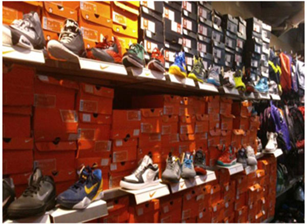 adidas深圳門店進行環(huán)境檢測